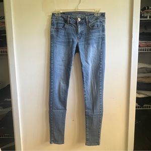 American Eagle Size 4 Super Stretch Jeggings Medium Wash